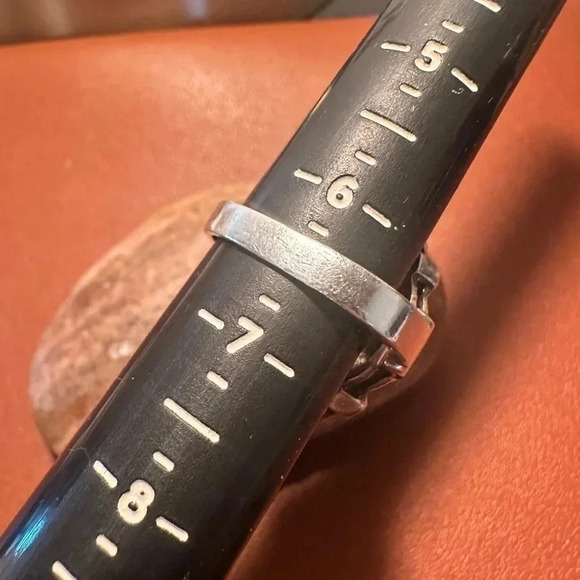 Vintage Sterling Silver AMETHYST & MARCASITE Ring, Size 6.5 Emerald-Cut‎ - Picture 3 of 3